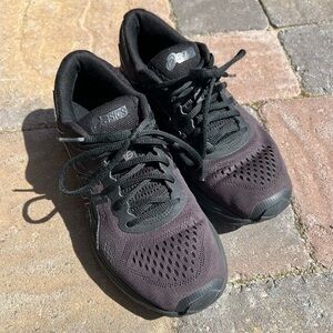 ASICS Women's GT-1000 6 Running Shoe  Black  Size 8.5